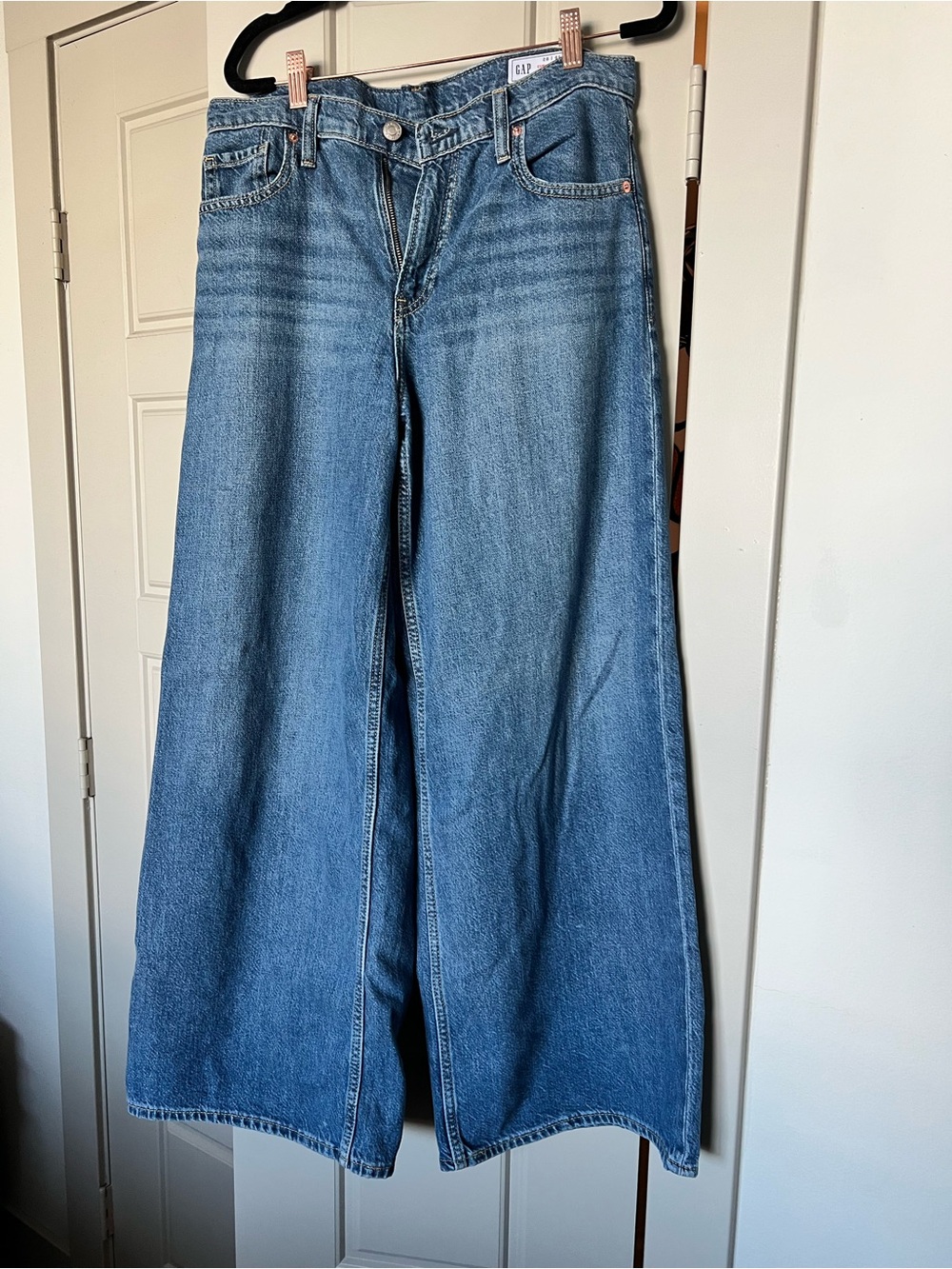 GAP Curvy Baggy Mid-Rise Denim in Medium Blue